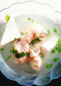 Chicken soup (sop ayam)