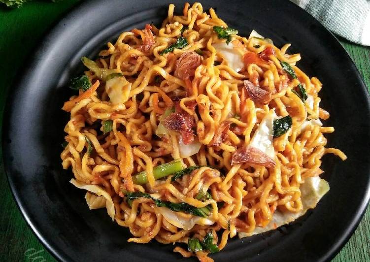 Resep MIE  GORENG  JAWA  PEDAS pr adakecapmanisnya oleh 