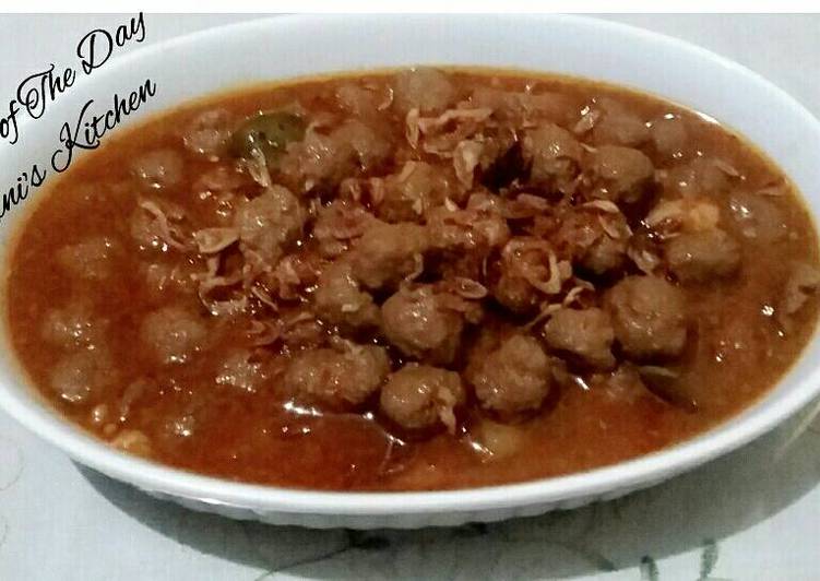 resep makanan Semur Bola2 Daging pedas