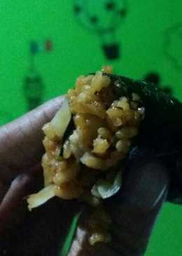 Sushi lidah indonesia (isiannya nasi goreng ayam saus tiram)