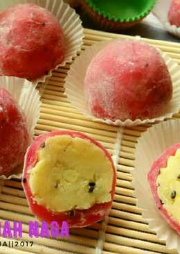 Dragon fruit mochi