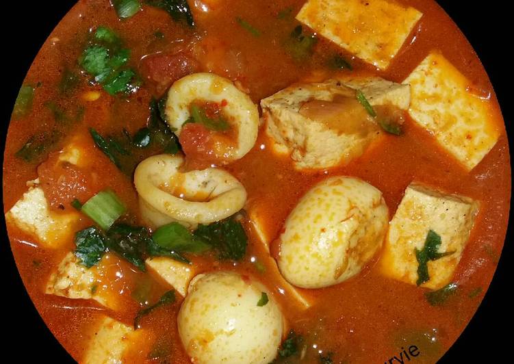 gambar untuk resep Tomyam seafood campur