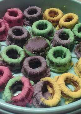 Kue putu bambu (no bambu) warna warni