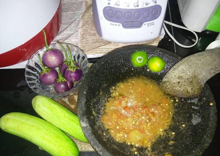 bahan dan cara membuat Sambal Terasi Limo Mentah