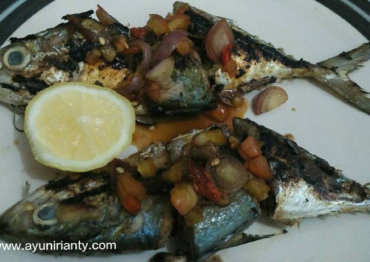 Resep Ikan Kembung bakar sambal bawang Dari Ayuni Rianty Batto