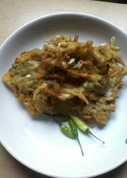 Bakwan goreng ikan bilis (ikan teri)