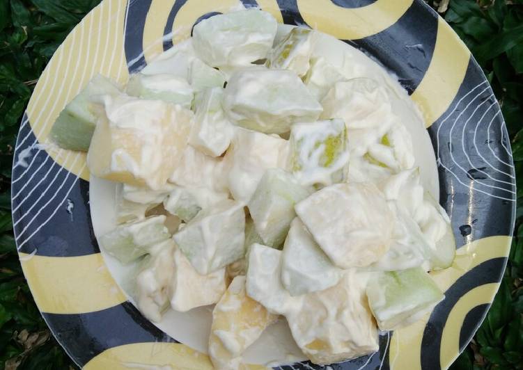 bahan dan cara membuat Salad buah mayonaise