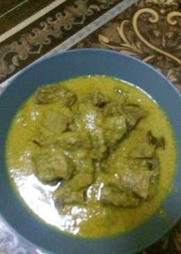 Gulai daging sapi iris tipis