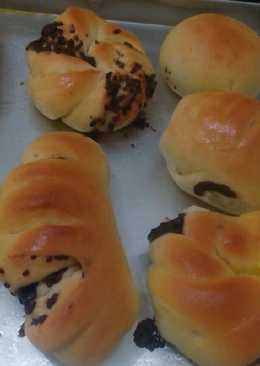 Roti manis isi coklat