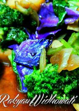 Tumis Brokoli Kubis Ungu (Sauteed Vegetables)