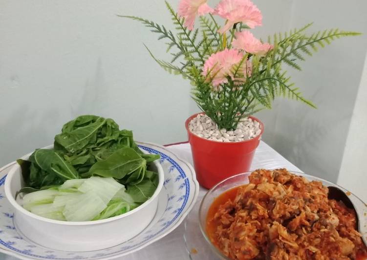 gambar untuk resep makanan Sambal ikan tongkol suwir + lalapan