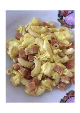 Makaroni Scrambled Egg with Daging Maling / Kornet