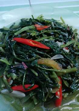 Tumis kangkung sederhana