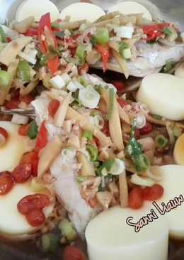Tim Ikan Kerapu Dengan Biji Kici & Tofu (Steamed Grouper w/ Goji Berries & Egg Tofu)