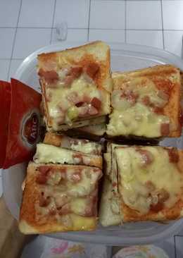 Roti bakar pizzaðŸ•