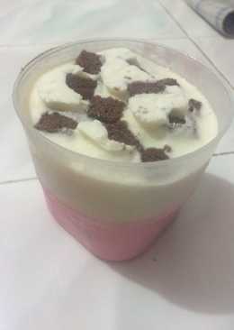 Ice cream strawberry vanila brownies