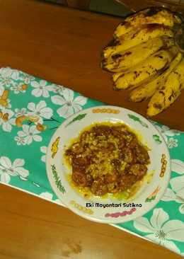 Pisang Goreng Uli Telur Siram Kacang