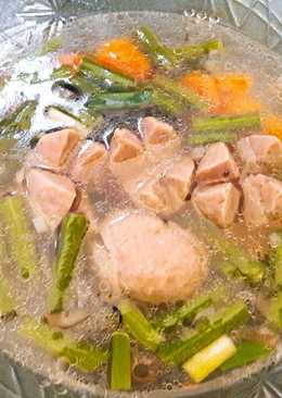 Sop bening bakso dan sayuran