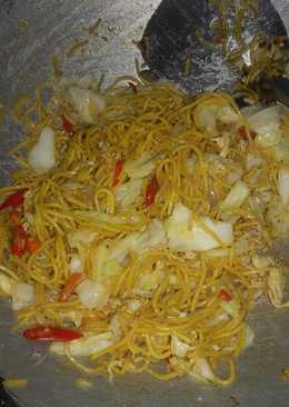 Tumis mie kuning hot