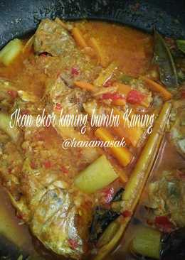 Ikan Ekor Kuning bumbu Kuning