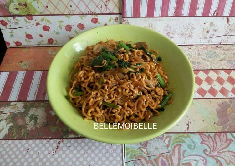 resep lengkap untuk Mie goreng bakso + sambel terasi abc