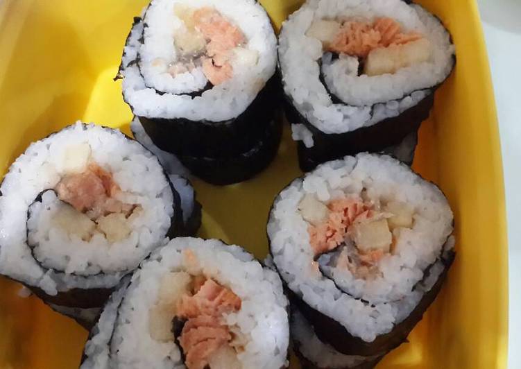 gambar untuk cara membuat Salmon sushi