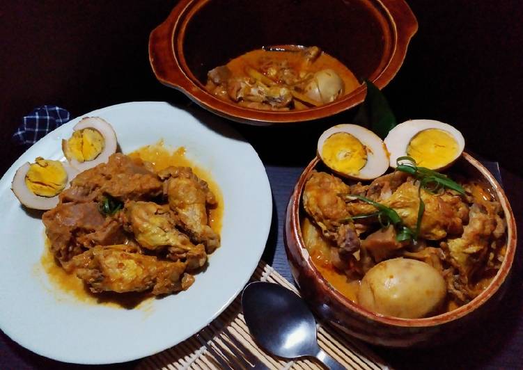 Gulai Nangka Ayam & Telur (Jackfruit with Chicken &Egg Curry) foto resep utama