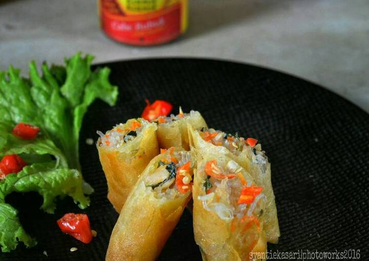 resep lengkap untuk Lumpia Bihun Pindang Tongkol Pedas