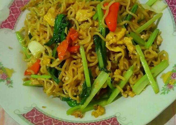 resep makanan IndoMie goreng sawi