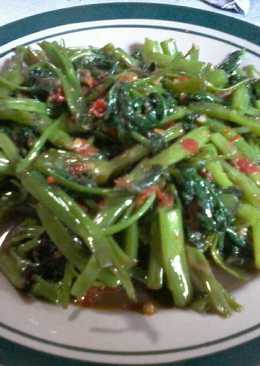 Tumis kangkung balacan