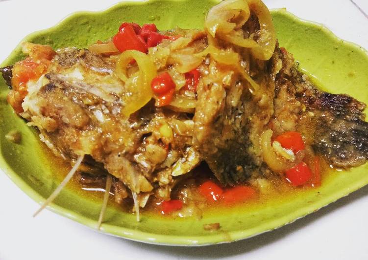 resep masakan Ikan gurame bumbu kuning