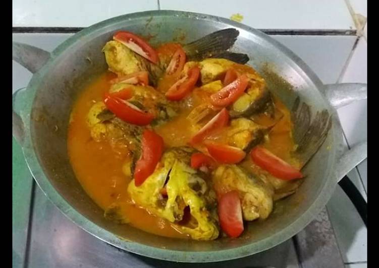 Resep Ikan  Mas Bumbu Rujak Sederhana  oleh Christiana 