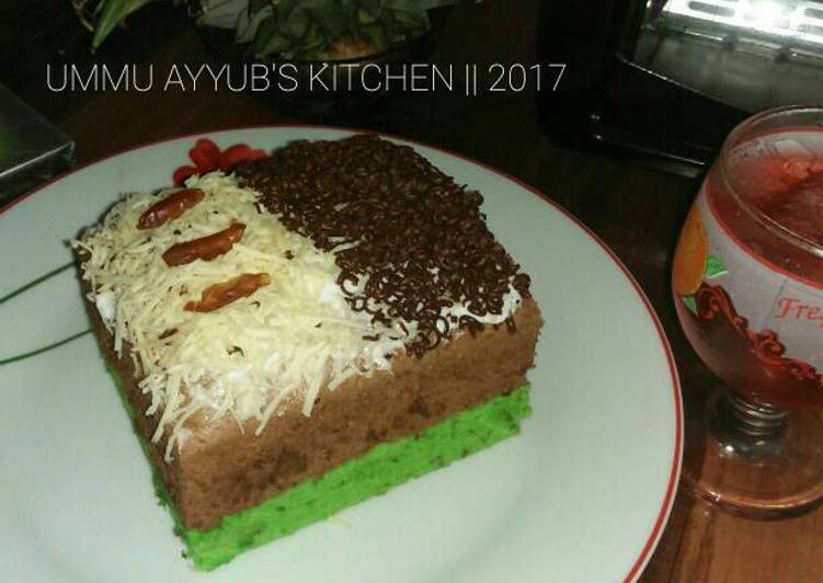 gambar untuk cara membuat Bolu Pandan Cokelat Sederhana