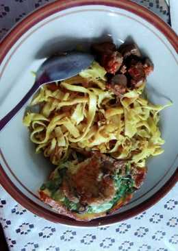 Mie goreng bumbu kuning