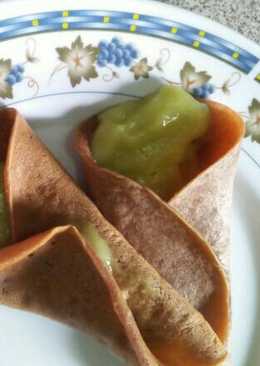 Pancake gulung isian alpukat