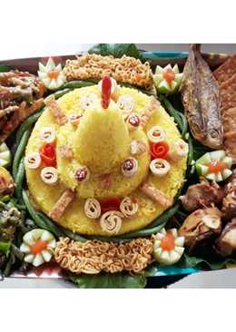 Nasi Kuning /Tumpeng sederhana (mejicom)