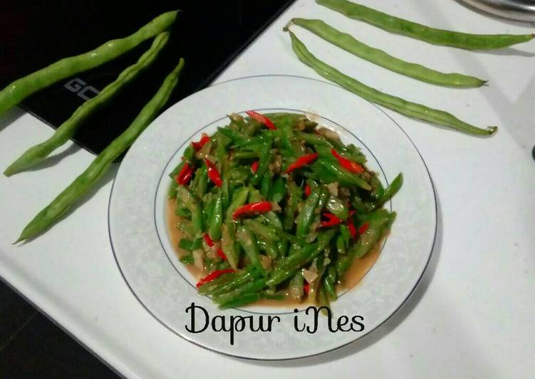 bahan dan cara membuat Tumis buncis Bumbu pecel