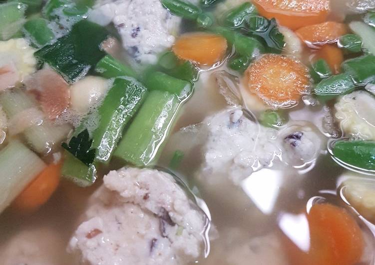 cara membuat Bakso Ayam Jamur Sop Sayuran