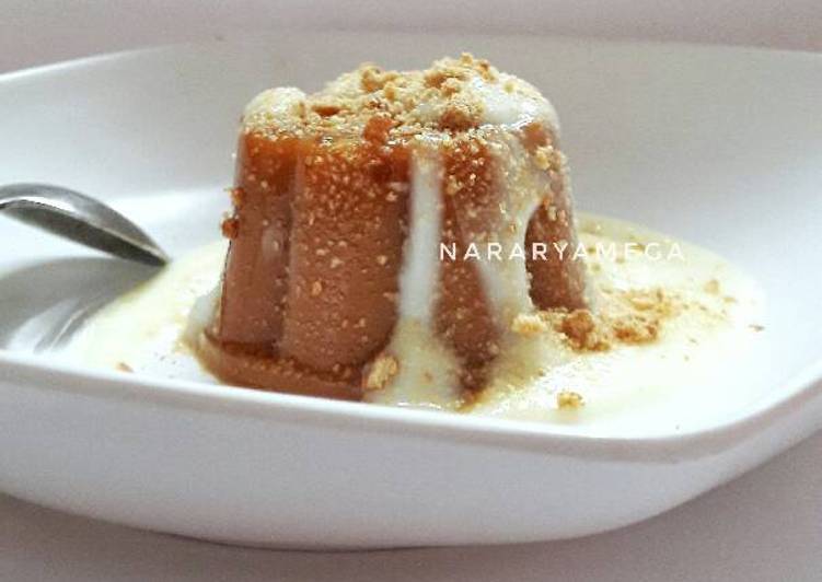 resep lengkap untuk Caramel Pudding with Biscuits Crumbles