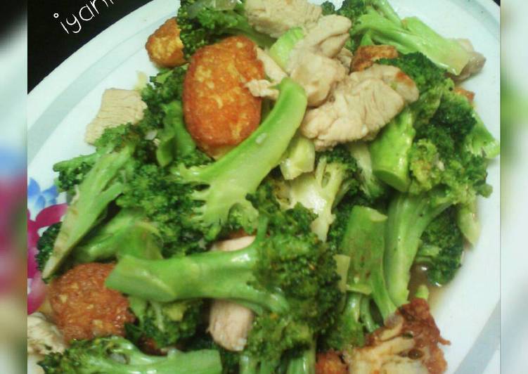 Resep Brokoli ayam tofu By Dapur Punbiyank-ida Nurfaida arisanti