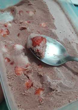 Ice cream strawberry