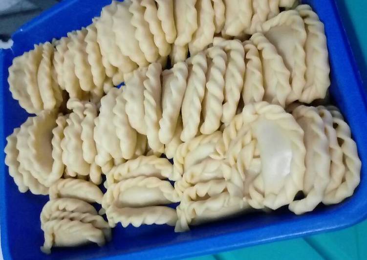 gambar untuk resep makanan Pastel gurih kriyuk..