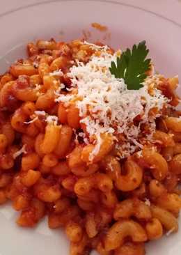 Macaroni Bolognese