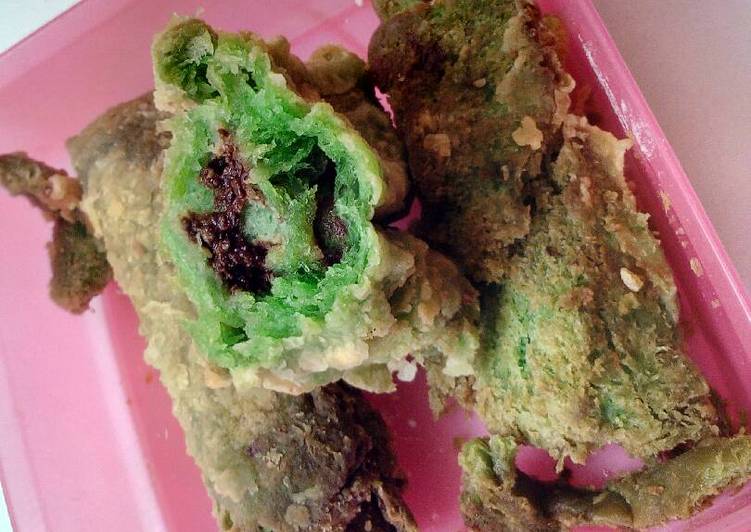 resep Roti tawar gulung piscok kriuk diluar lumer di dalam