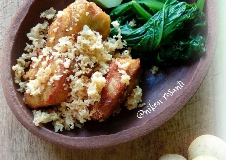  Resep  Ayam  Goreng Kremes  ala Mbok Berek oleh Niken Rosanti 