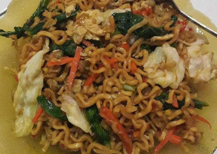 gambar untuk cara membuat Mie goreng sayur