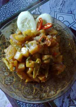 Sambal goreng KK (kikil & kentang) pedes