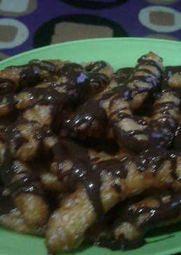 Sus goreng dengan saus coklat