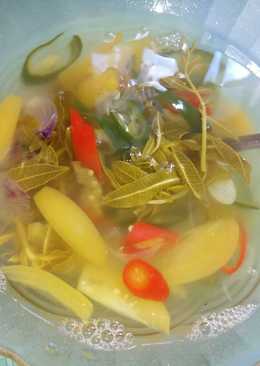 Sayur asem pucuk daun kedondong