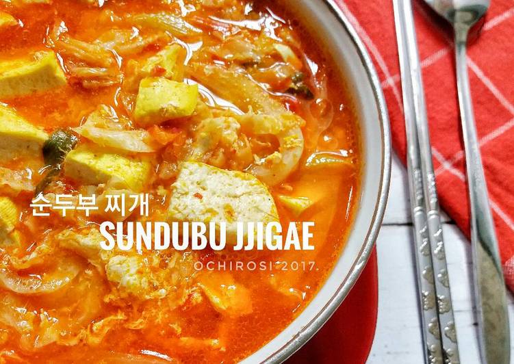 gambar untuk resep makanan Sundubu jjigae, ??? ?? (sup tahu pedas)
